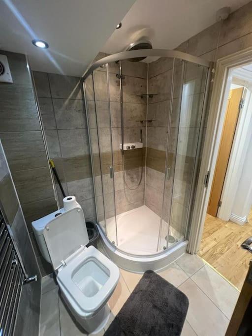 2 Bedroom Apartment In Hampdenrd Лондон Экстерьер фото